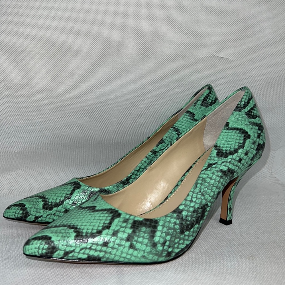 Green Snake-Print Pointed Toe Pumps - Women
